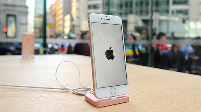 GST इफ़ेक्ट: Apple ने इंडिया में 7.5 % तक घटाए अपने सभी iPhones के दाम