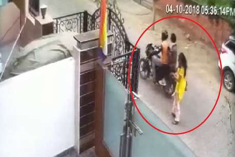 अम्बाला: बाइक सवार 2 युवकों ने महिला के चेहरे पर फेंका तेजाब