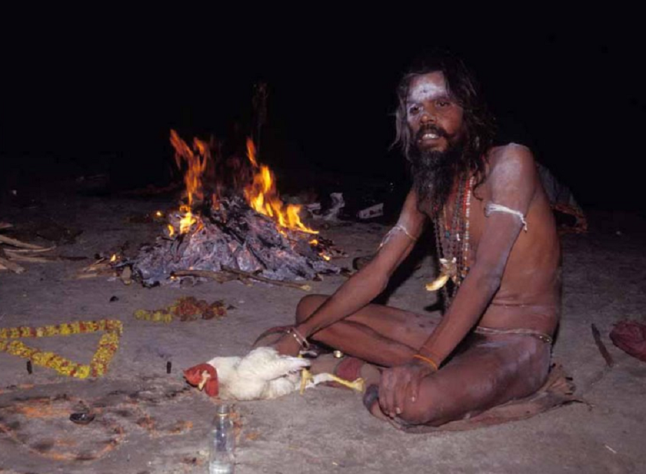 अघोरियों की दुनिया में कई चौंकाने वाली बातें, जो कानूनन जुर्म या अवैध हैं