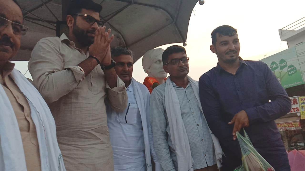 महापुरुषों व आजादी के नायकों का अपमान कर रही है भाजपा सरकार - दिग्विजय चौटाला